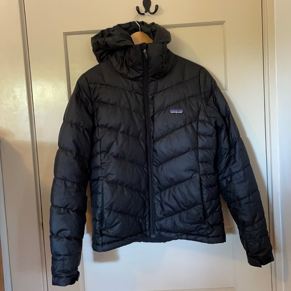 Women’s Patagonia down puffer